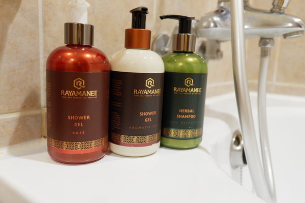 【好物推薦】泰國香氛 RAYAMANEE Shower Gel &#038; Herbal Shampoo @貝大小姐與瑞餚姐の囂脂私蜜話