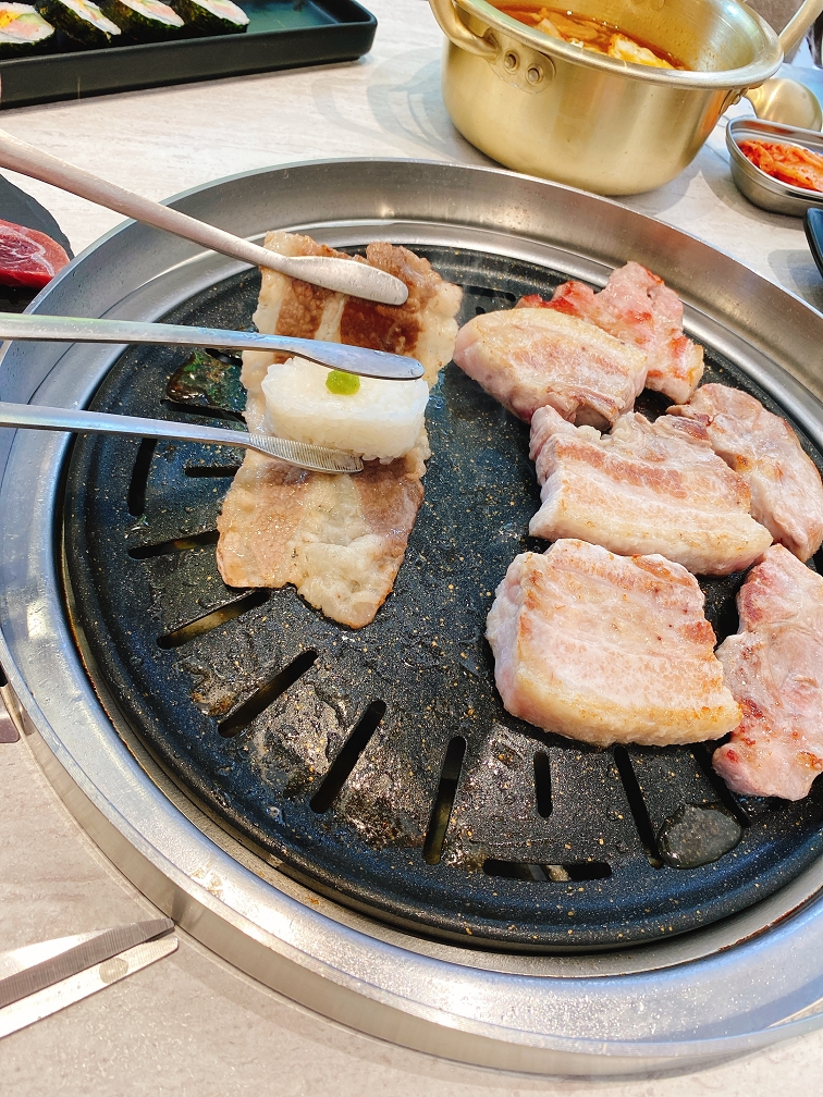 【桃園韓式烤肉】GogiGogi 韓式燒肉 桃園店 @貝大小姐與瑞餚姐の囂脂私蜜話