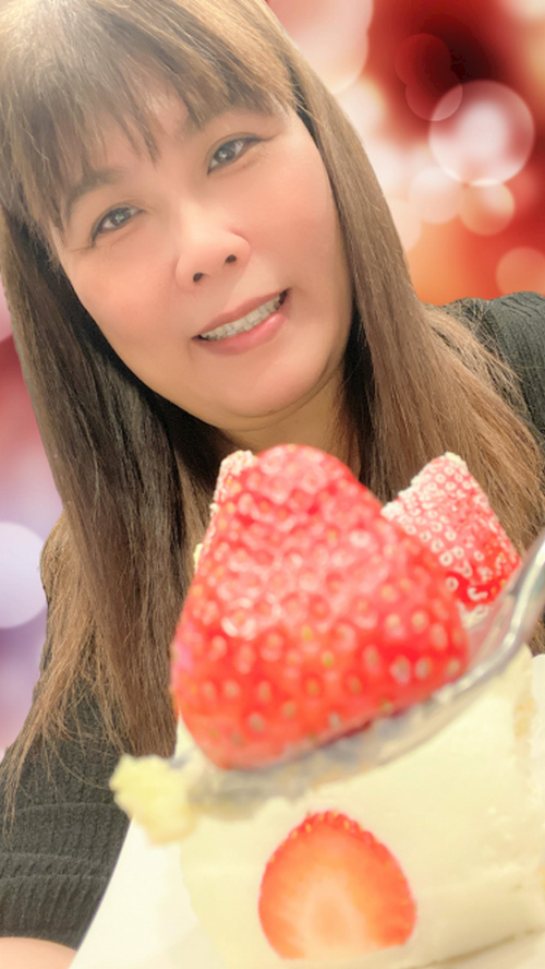 【新北中永和草莓蛋糕推薦】卡瓦蛋糕 X 草莓鮮奶油蛋糕 草莓控最愛！中永和排隊甜點，爆量草莓蛋糕~ @貝大小姐與瑞餚姐の囂脂私蜜話