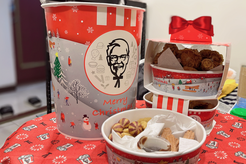 【聖誕節特餐】KFC肯德基聖誕驚喜巨大桶 @貝大小姐與瑞餚姐の囂脂私蜜話