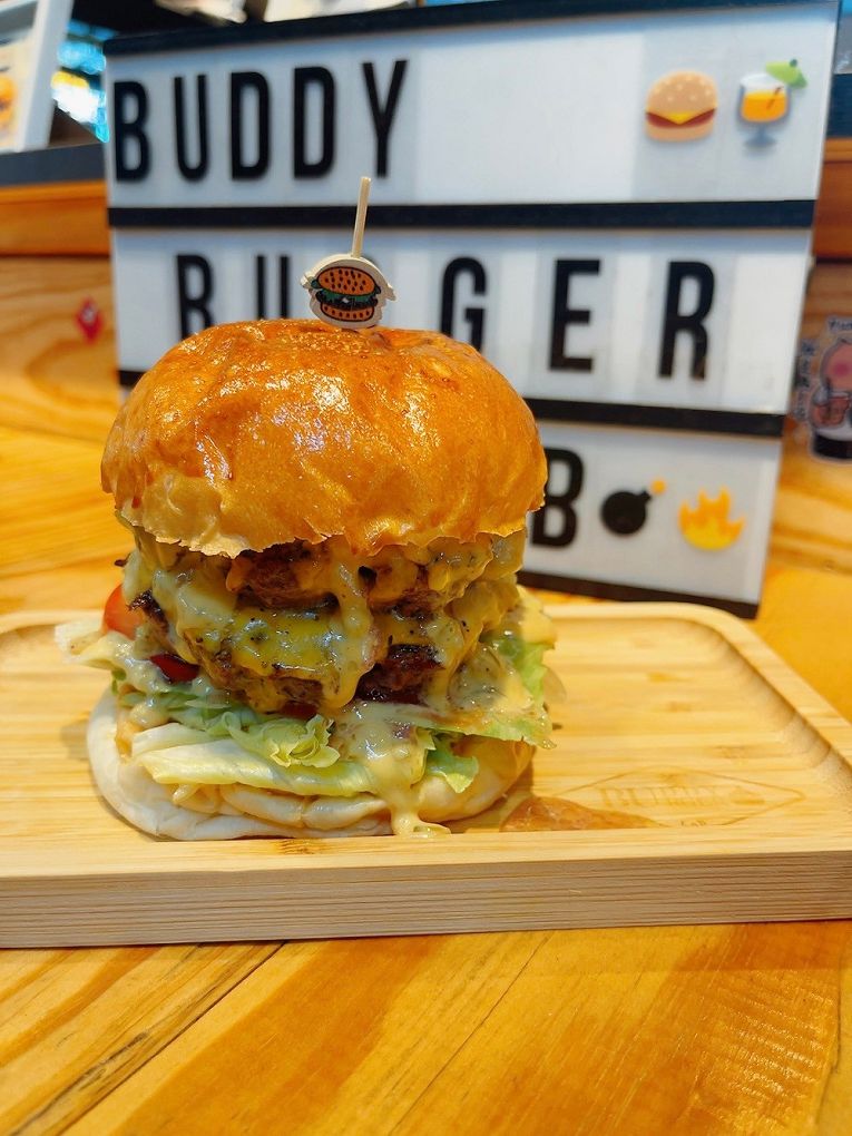 【新竹東門市場漢堡】Buddy Burger Lab.美式手工漢堡 經典美式漢堡或是創新的漢堡口味，這裡都能一次滿足你的需求！ @貝大小姐與瑞餚姐の囂脂私蜜話