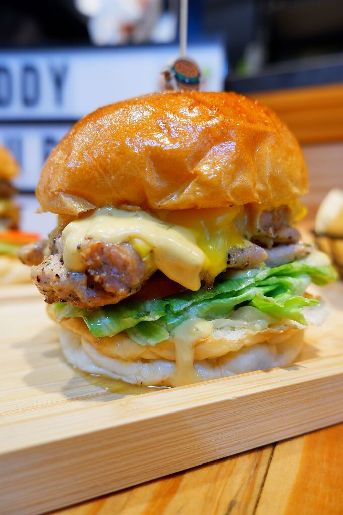 【新竹東門市場漢堡】Buddy Burger Lab.美式手工漢堡 經典美式漢堡或是創新的漢堡口味，這裡都能一次滿足你的需求！ @貝大小姐與瑞餚姐の囂脂私蜜話