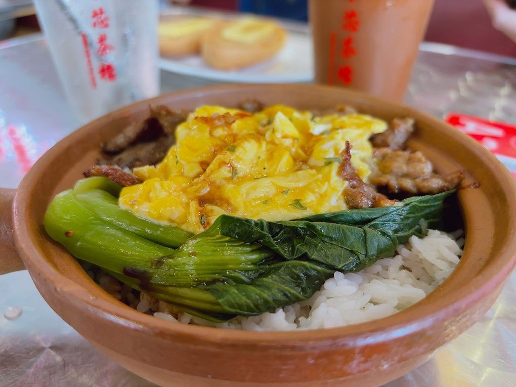 【中壢港式茶餐廳推薦 │ 內壢美食】永芯茶檔茶餐廳 100%復刻香港茶餐廳場景，讓你一秒鐘到香港，開心大啖香港道地美食！ @貝大小姐與瑞餚姐の囂脂私蜜話