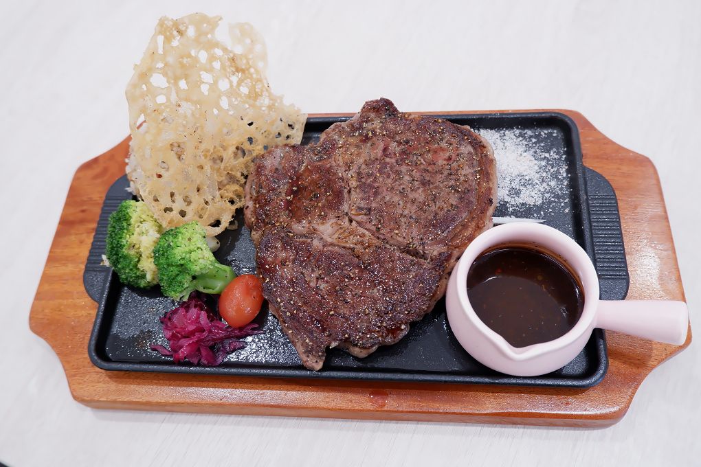 【林口中式簡餐推薦】穀雨豐  將排餐、西餐融入了台灣的飲食文化中，創造出屬於台灣人的台式的洋食料理餐廳！ @貝大小姐與瑞餚姐の囂脂私蜜話