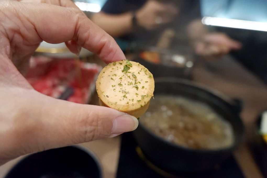 【蘆竹火鍋/鍋物 聚餐餐廳】金蒔鍋物 桃園大竹總店 肉品、食材、湯頭都非常有水準，還有自助吧吃到飽，CP超高，快帶著家人朋友一起來金蒔，度過美好金時！ @貝大小姐與瑞餚姐の囂脂私蜜話