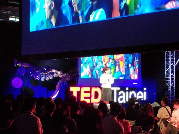 【演講】TEDxTaipei: A Thousand Voices @貝大小姐與瑞餚姐の囂脂私蜜話