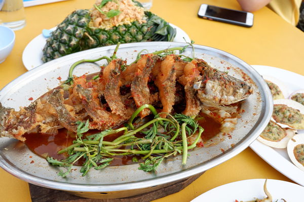 【泰國 曼谷美食】哇萊篷餐廳 เรืองฤทธิ์ ซีฟู้ด Ruengrit Seafood @貝大小姐與瑞餚姐の囂脂私蜜話